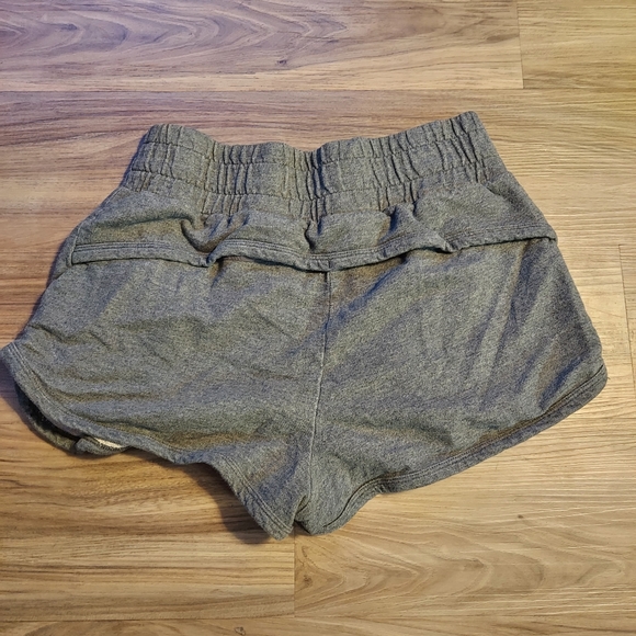 Gymshark shorts - Picture 2 of 5